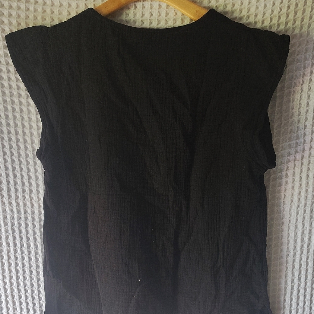 Three Dots Black V-Neck Women's Double Gauze Top NWT Small - Picture 9 of 9